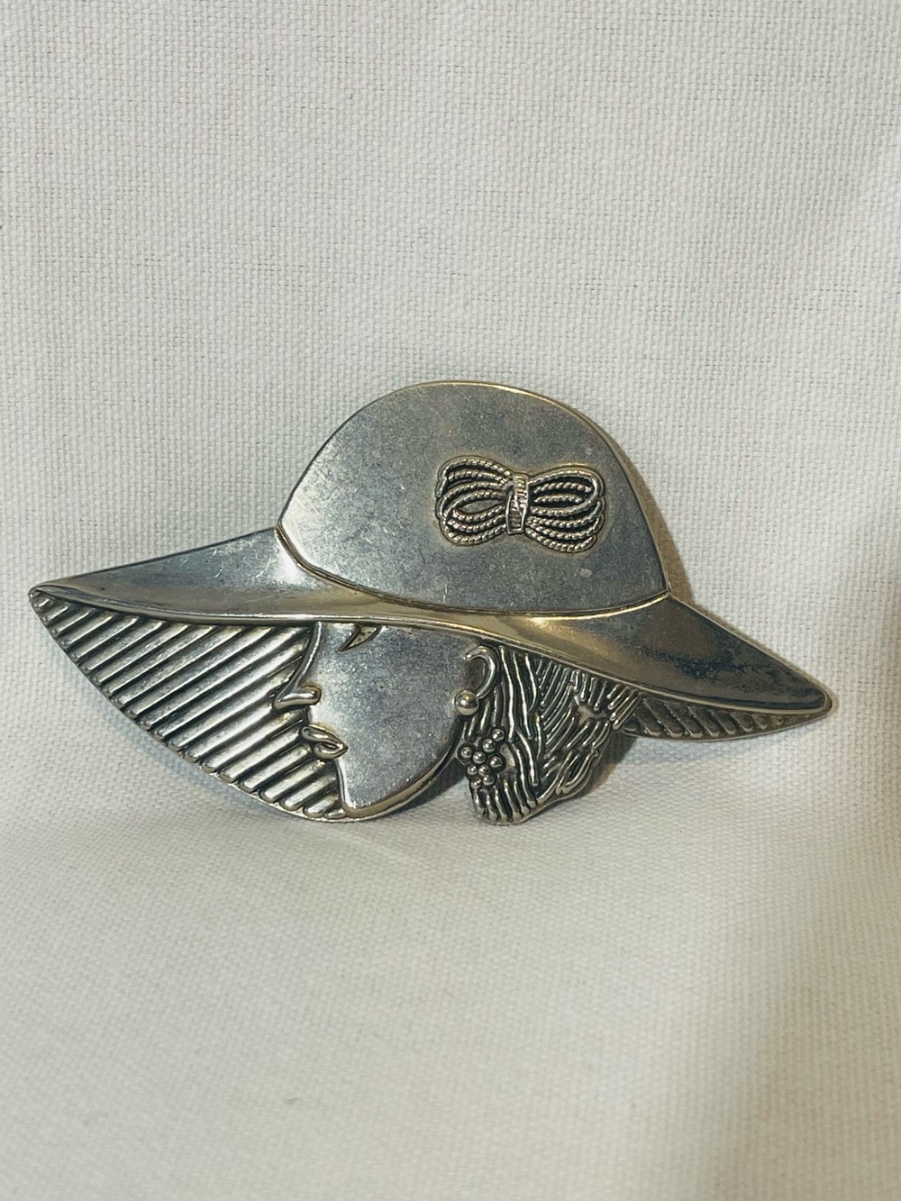 Vintage 1980s Hair Barrette Art Deco Silver Tone Lady in Large Hat French Clip